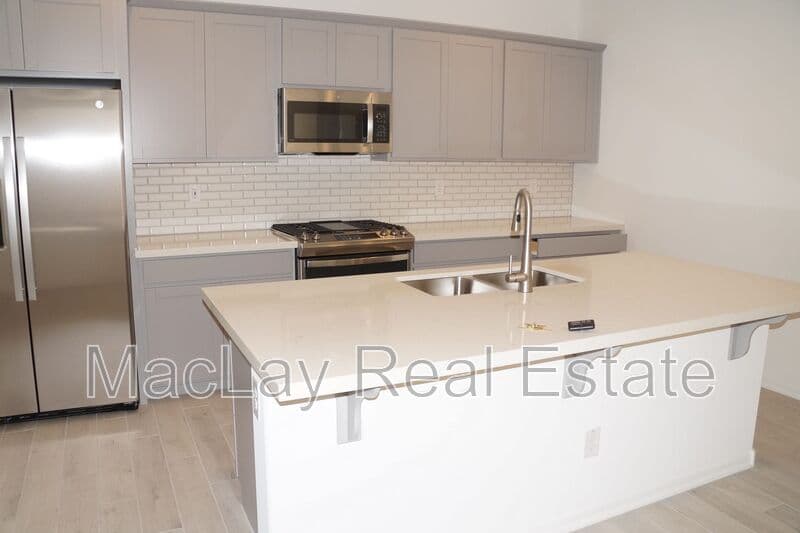 Avondale House: 3809 N 100th dr