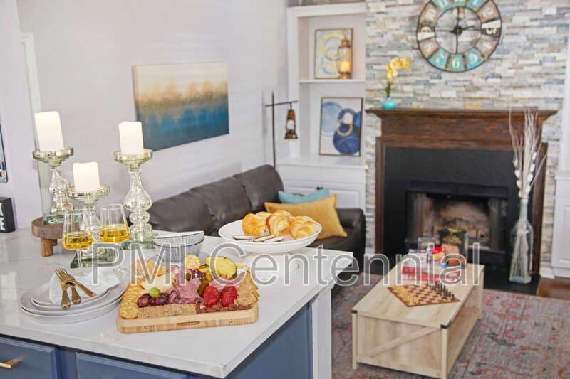 Johns Creek House: 220 Preston Oaks Dr