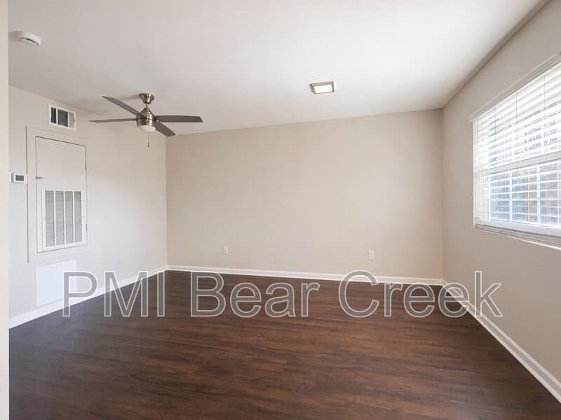 Houston Condo: 1824 Thonig Road