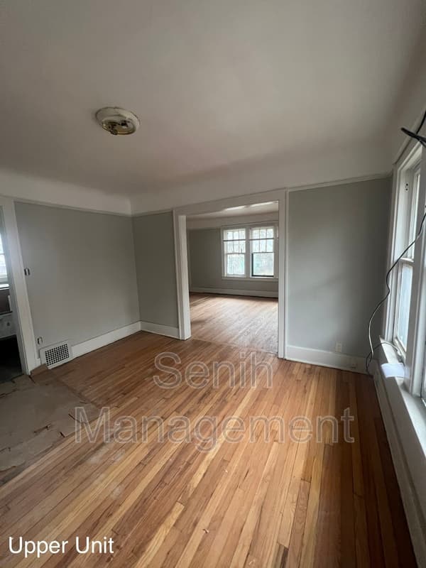Detroit House: 5342 Oregon