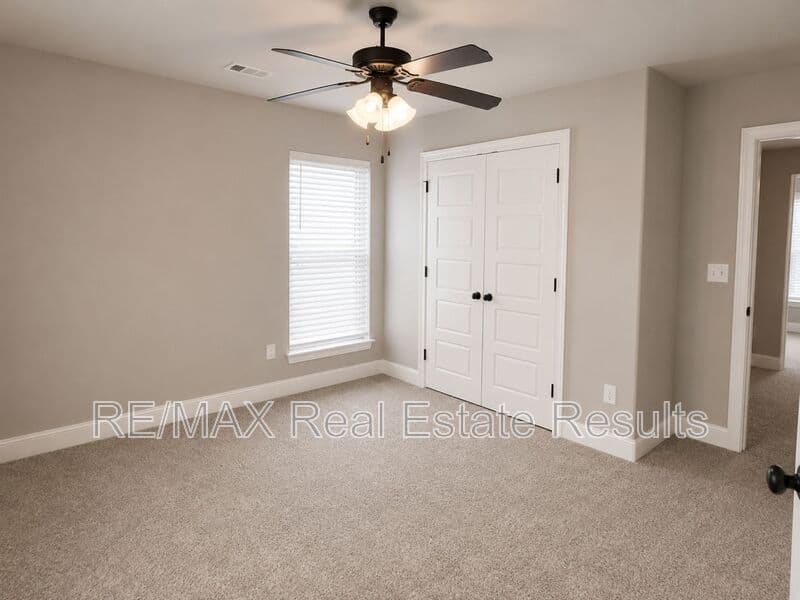 Bentonville House: 511 Melrose Pl