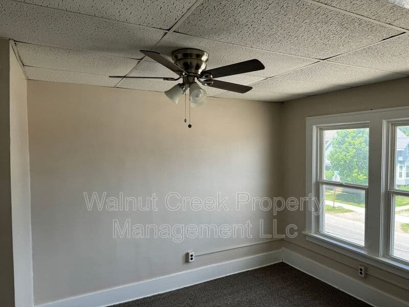 Lorain Condo: 203 Flordia