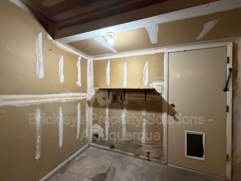 Albuquerque House: 5812 Brahma Dr NW