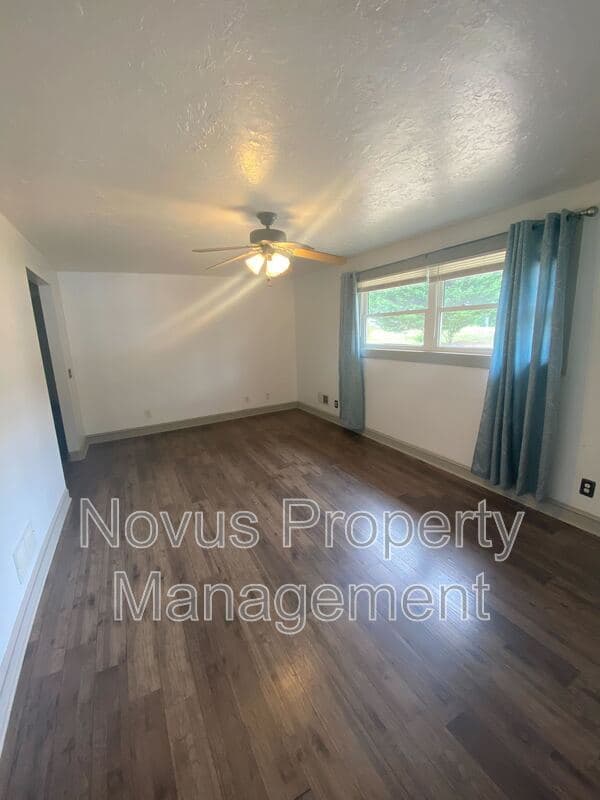 Carrollton House: 1408 Stripling Chapel Road