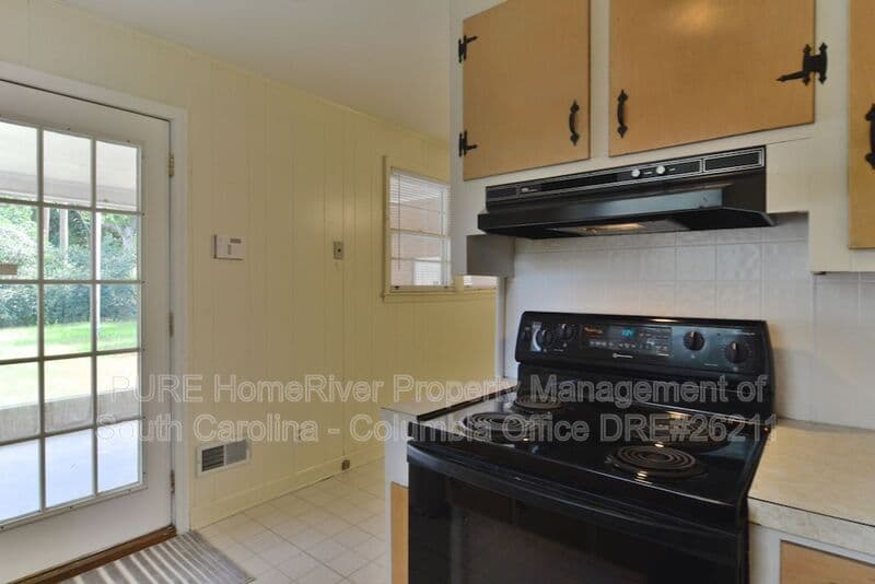 Columbia House: 1610 S Beltline Blvd