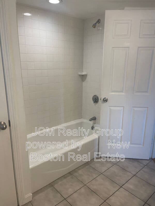 Saugus Condo: 5 Myrtle Street
