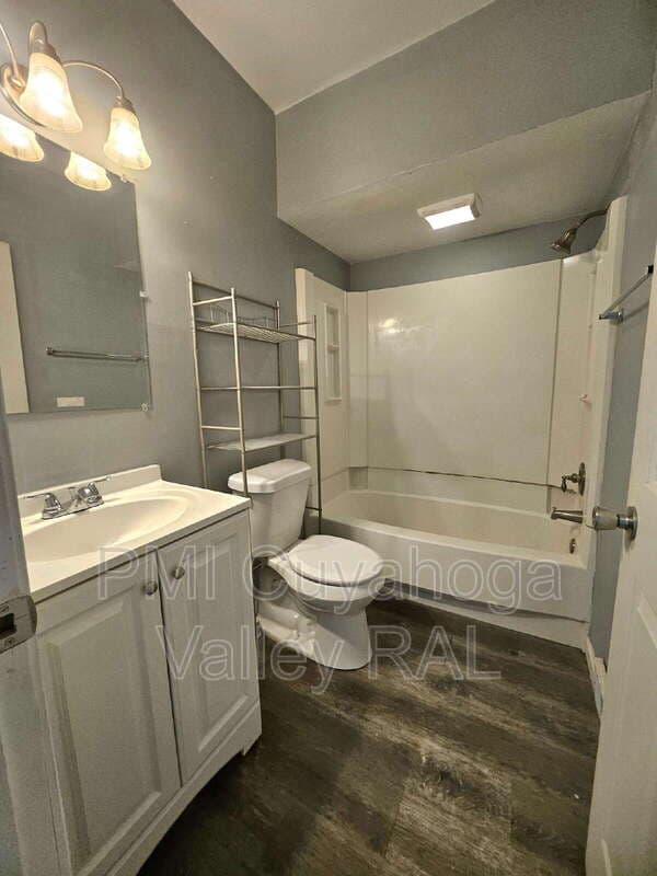 Barberton House: 243 19th Street Northwest