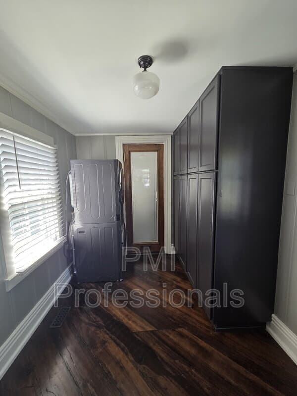 Murfreesboro House: 401 E Main St