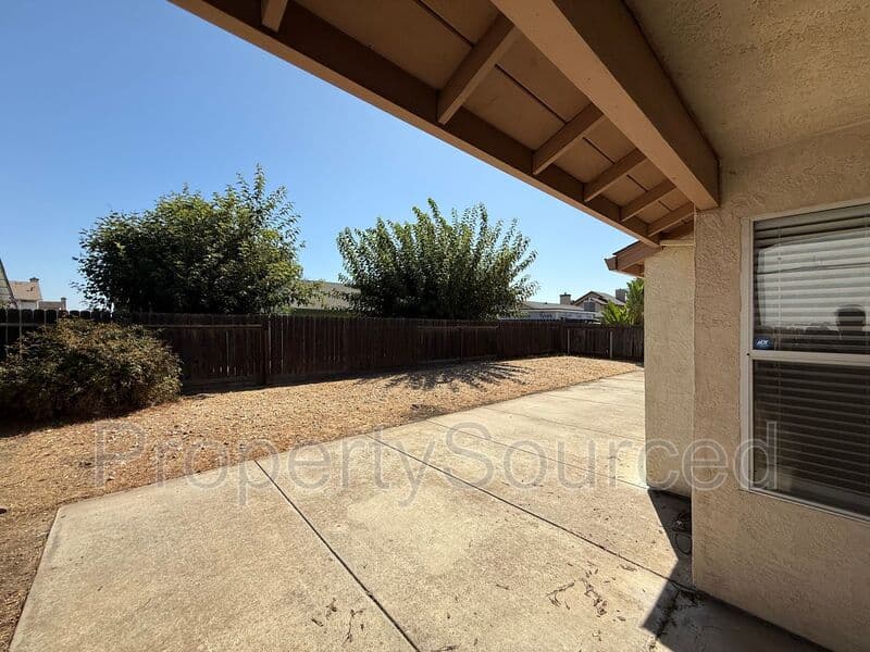 Lathrop House: 15050 Hollyhock Ct