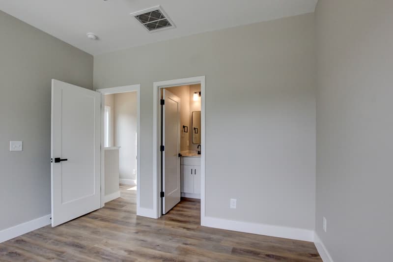 Guthrie House: 230 3rd Street