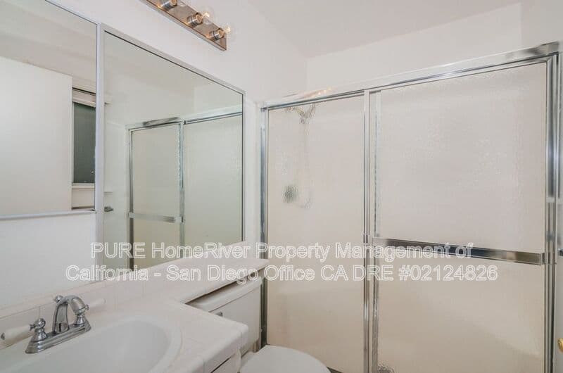 Encinitas House: 155 Rosebay Dr