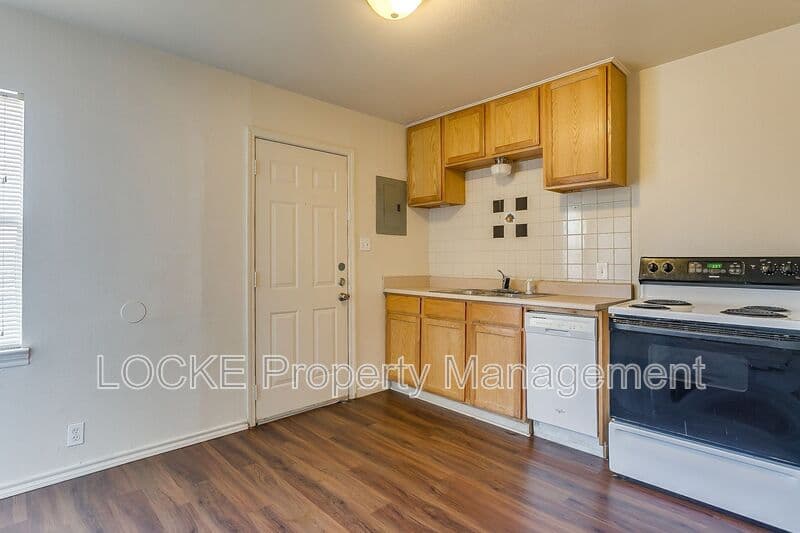 Fort Worth House: 3421 South University Drive