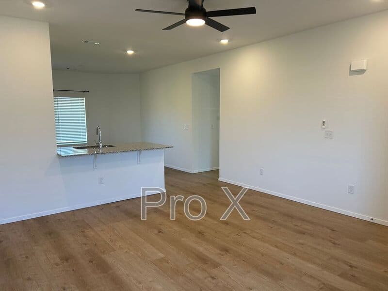 Pea Ridge House: 2708 Young St