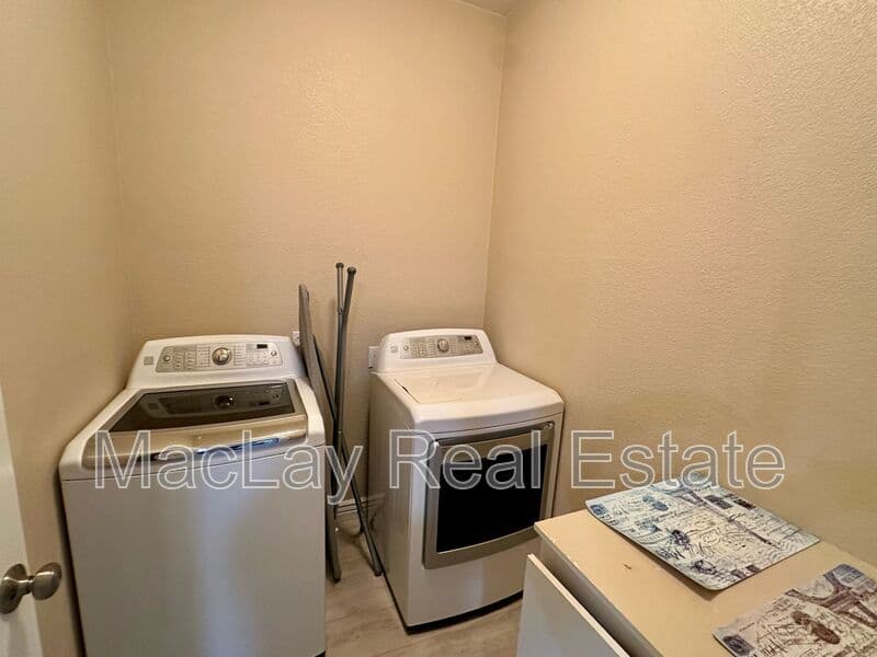 Sun Lakes House: 23724 S Pleasant Way