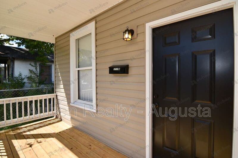 Augusta House: 1717 Starnes Street