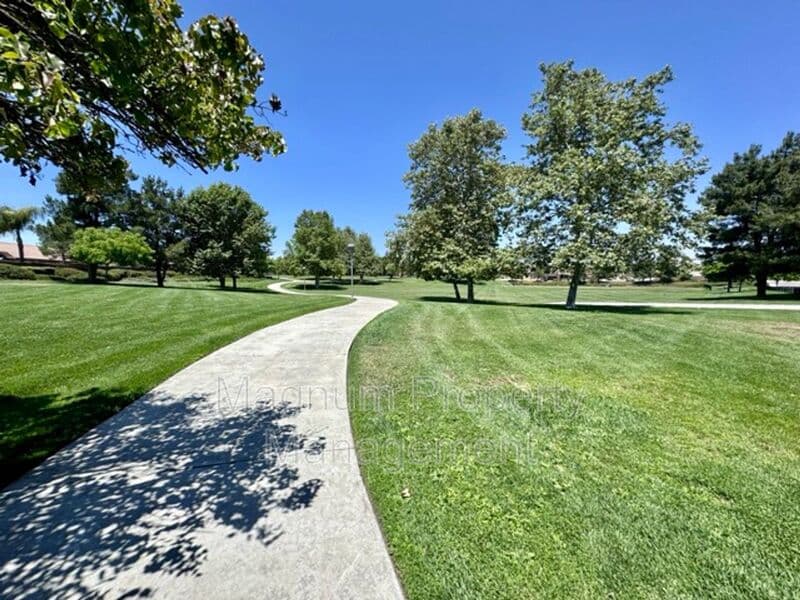 Menifee House: 33602 Magnetite St.