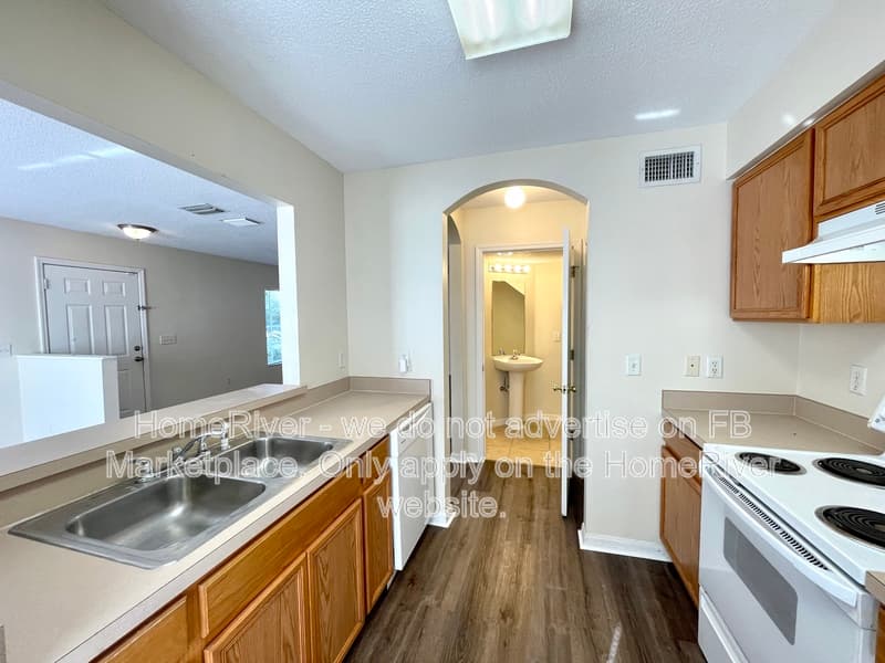 Tampa Condo: 7344 E Bank Dr