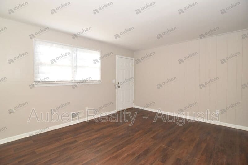 Augusta House: 1604 Johns Road