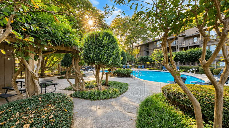 Marietta House: 214 Smokerise Cir SE