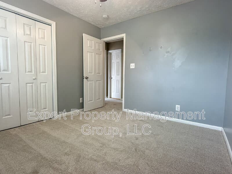 Raeford House: 162 Cavalier Dr