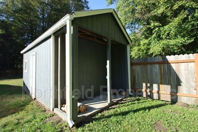 Tulalip House: 12105 26th Ave NE