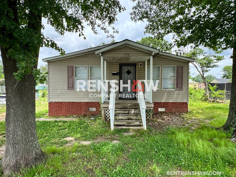 Memphis House: 288 W Brooks Rd