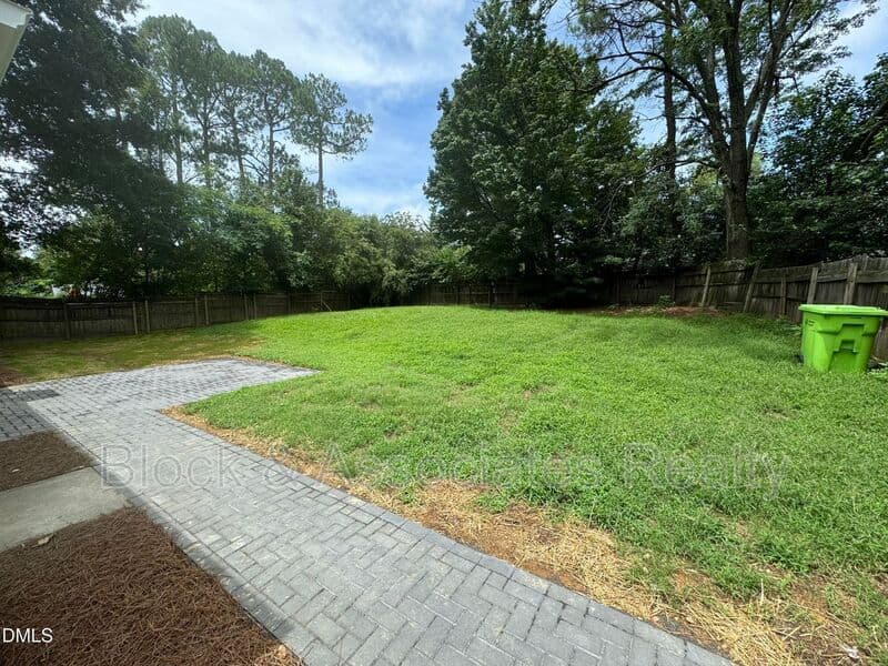 Raleigh House: 3516 Peach Haven Court