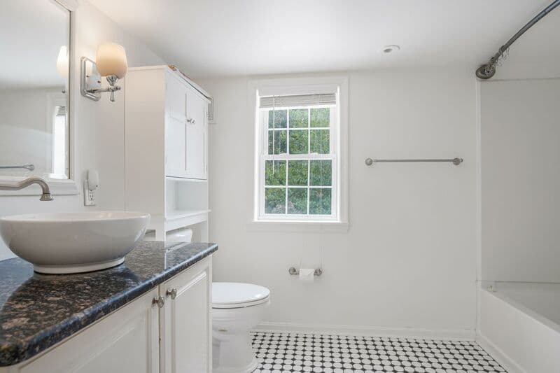 Fredericksburg House: 708 Kenmore Ave