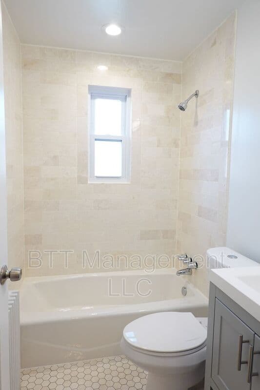 Silver Spring Condo: 8802 Plymouth St
