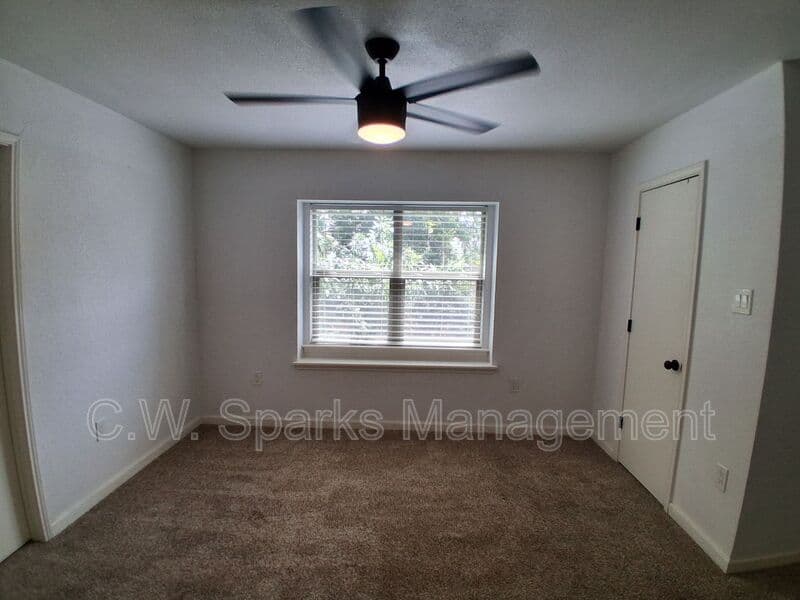 Grapevine House: 1503 Laguna Vista Way