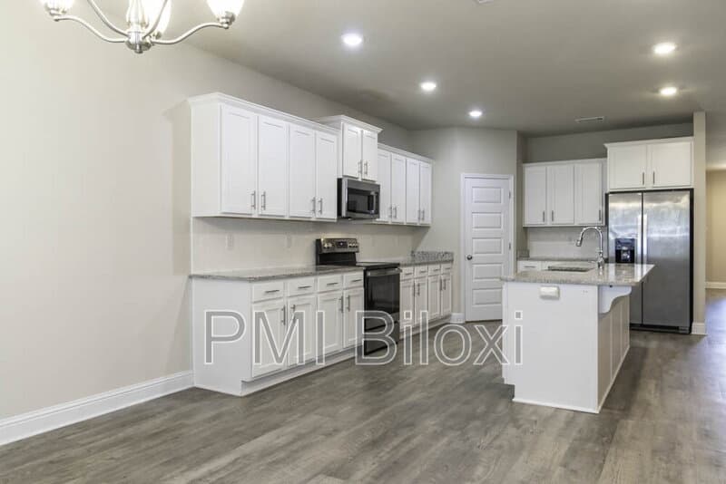 Ocean Springs House: 1208 Carraway Cove