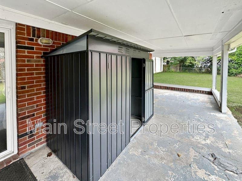 Pensacola House: 421 Seamarge Lane