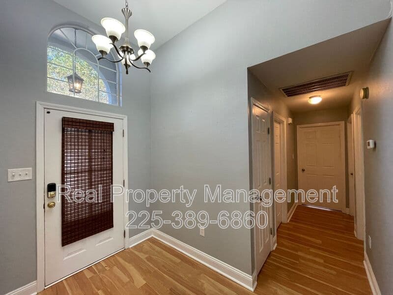 Baton Rouge House: 16346 Somersby Ave.