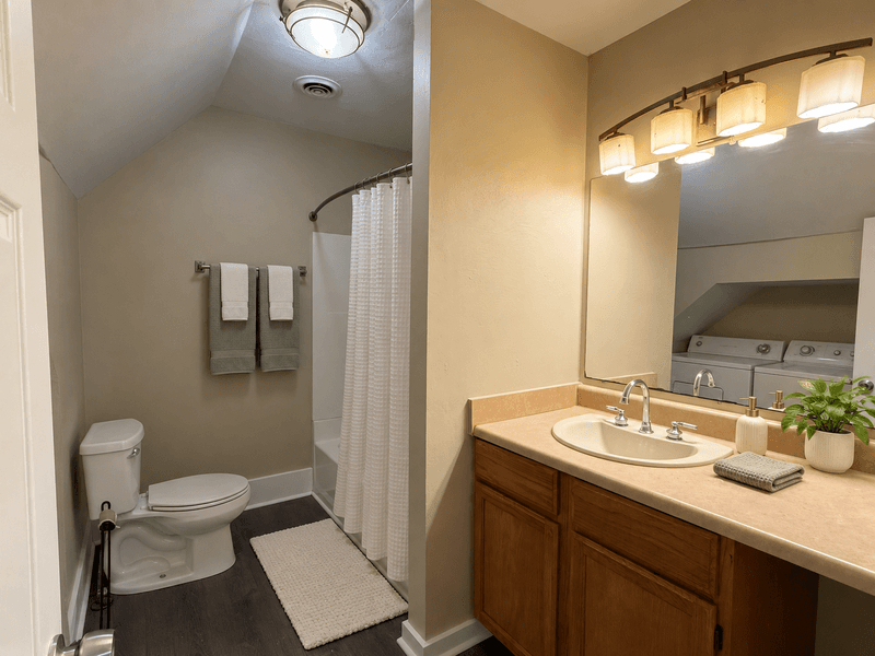 Sheboygan Condo: 904 Swift Avenue - upper