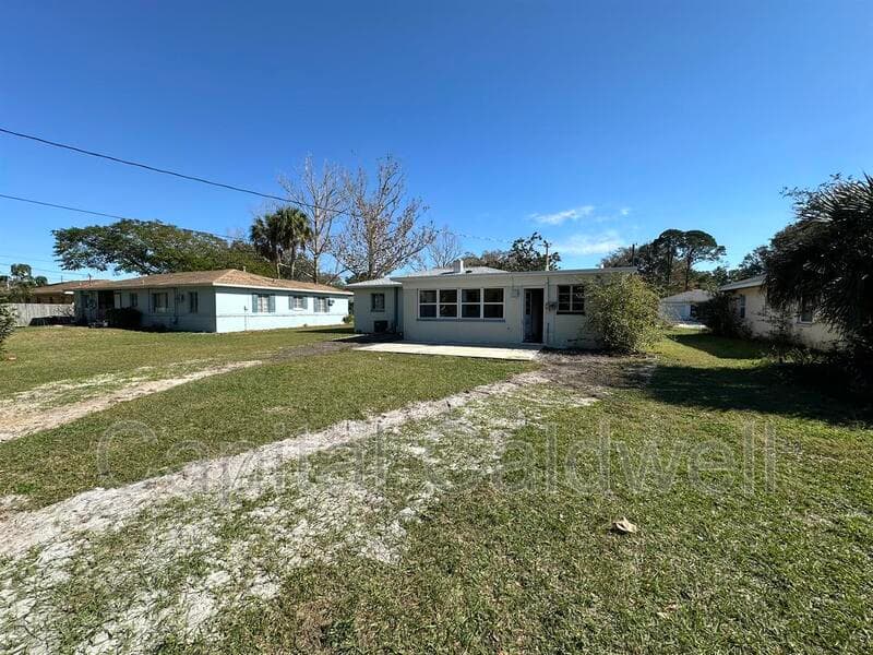 Clearwater House: 18 N Meteor Ave