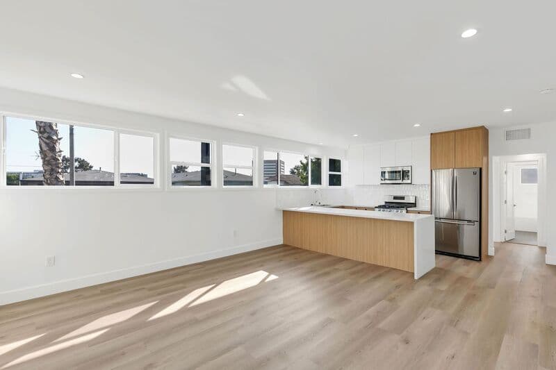 Los Angeles Condo: 8355 Blackburn Ave