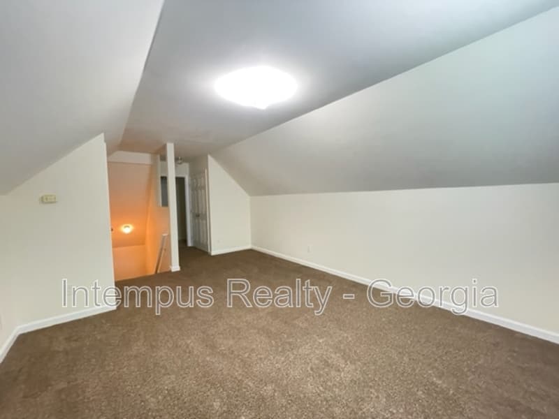 Snellville House: 4389 Persian Ct