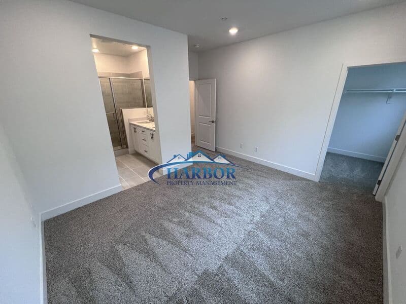 San Pedro Townhome: 1627 W Hornet Lane