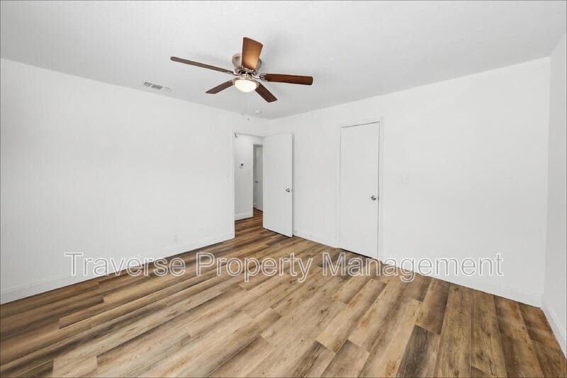Fort Worth House: 2304 Ryan Ave