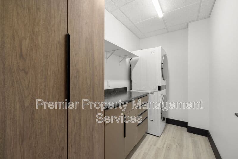 Billings Apartment: 2310 1st Ave N