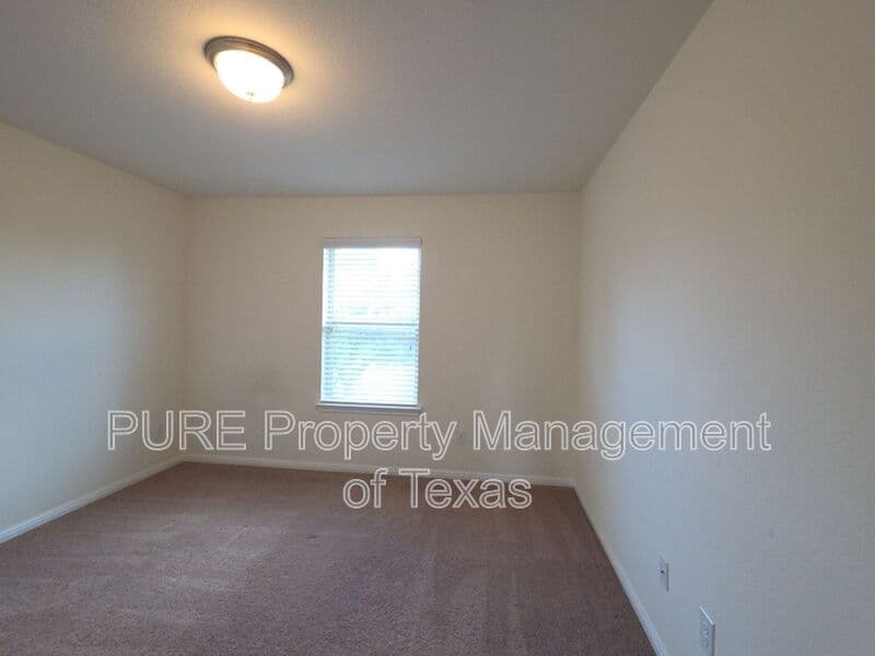 Leander House: 417 Cinnamon Teal