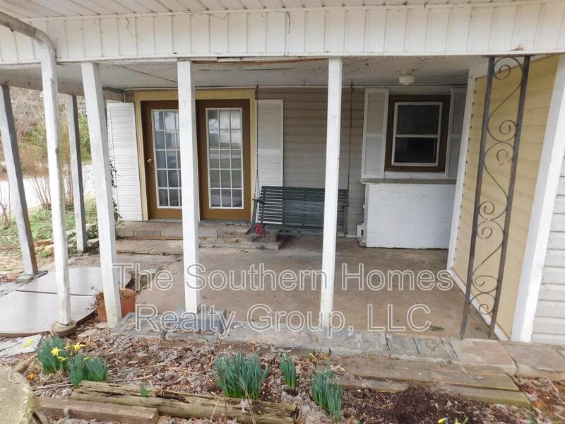 Sweetwater House: 1402 Broad Street