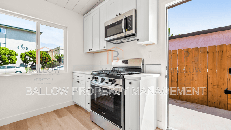 San Diego House: 4880-82 Cole Street