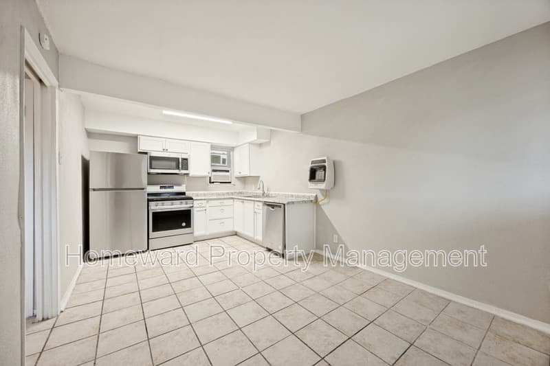 Denison Condo: 1001 West Elm Street - 204