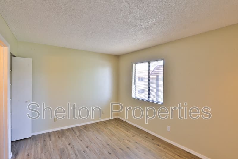 Tempe House: 700 W University Dr Unit 235