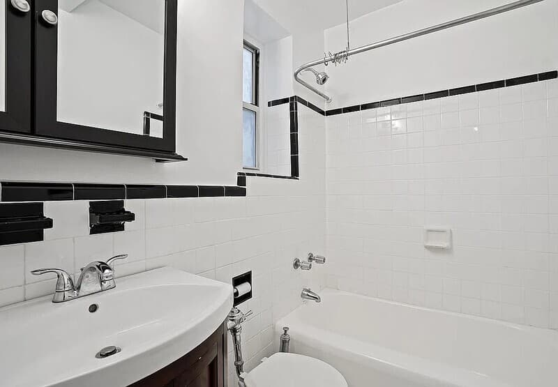 Bronx Condo: 640 W 231st St
