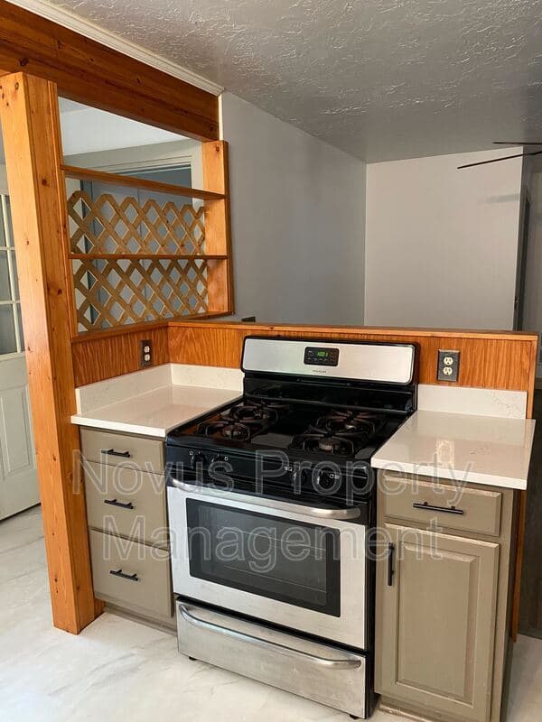 Carrollton House: 1408 Stripling Chapel Road