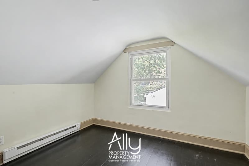 Charlottesville House: 2550 Woodland Drive