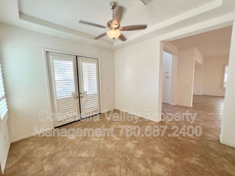 Cathedral City House: 511 Via Assisi
