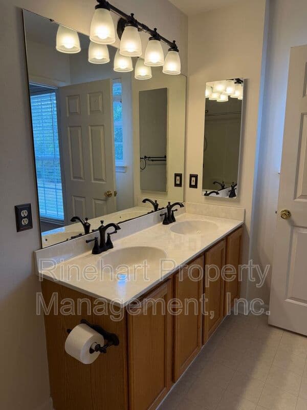 Rock Hill House: 737 Atherton Way